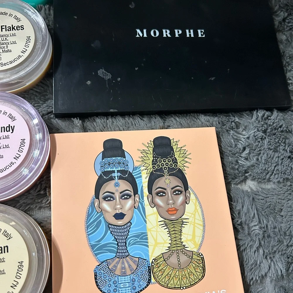 36pc Makeup lot - Picture 10 of 10